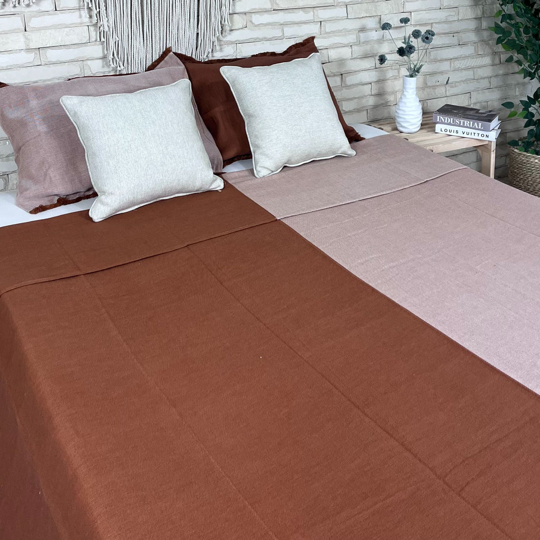 Taji Coverlet TA41