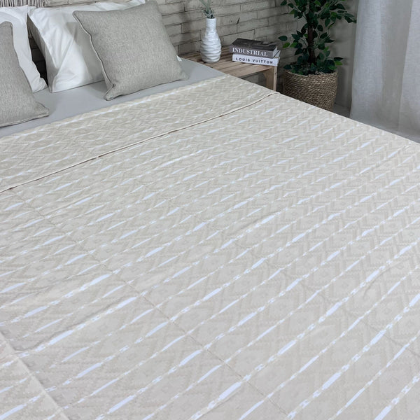 Atlas AT8 Coverlet
