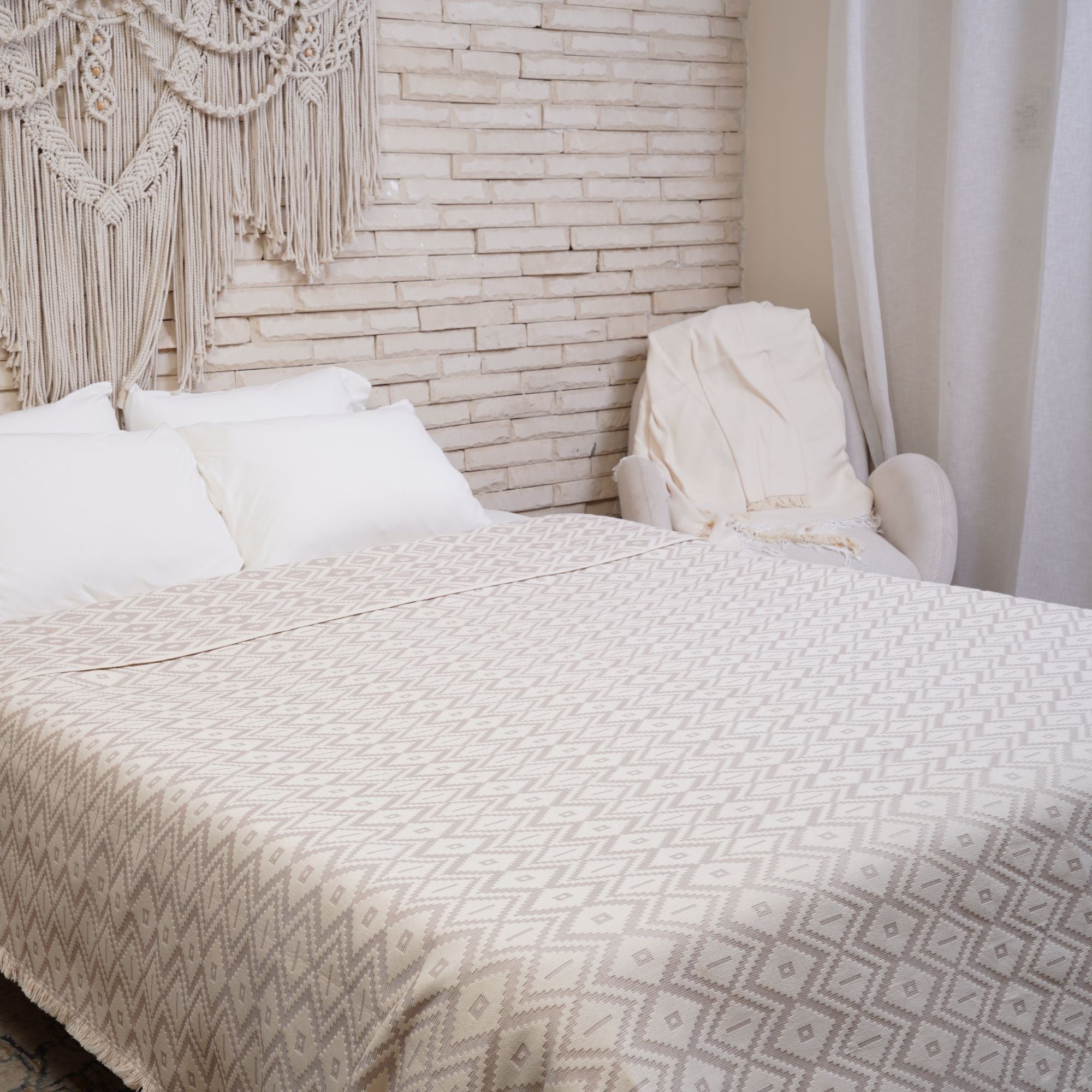 Atlas AT7 Coverlet