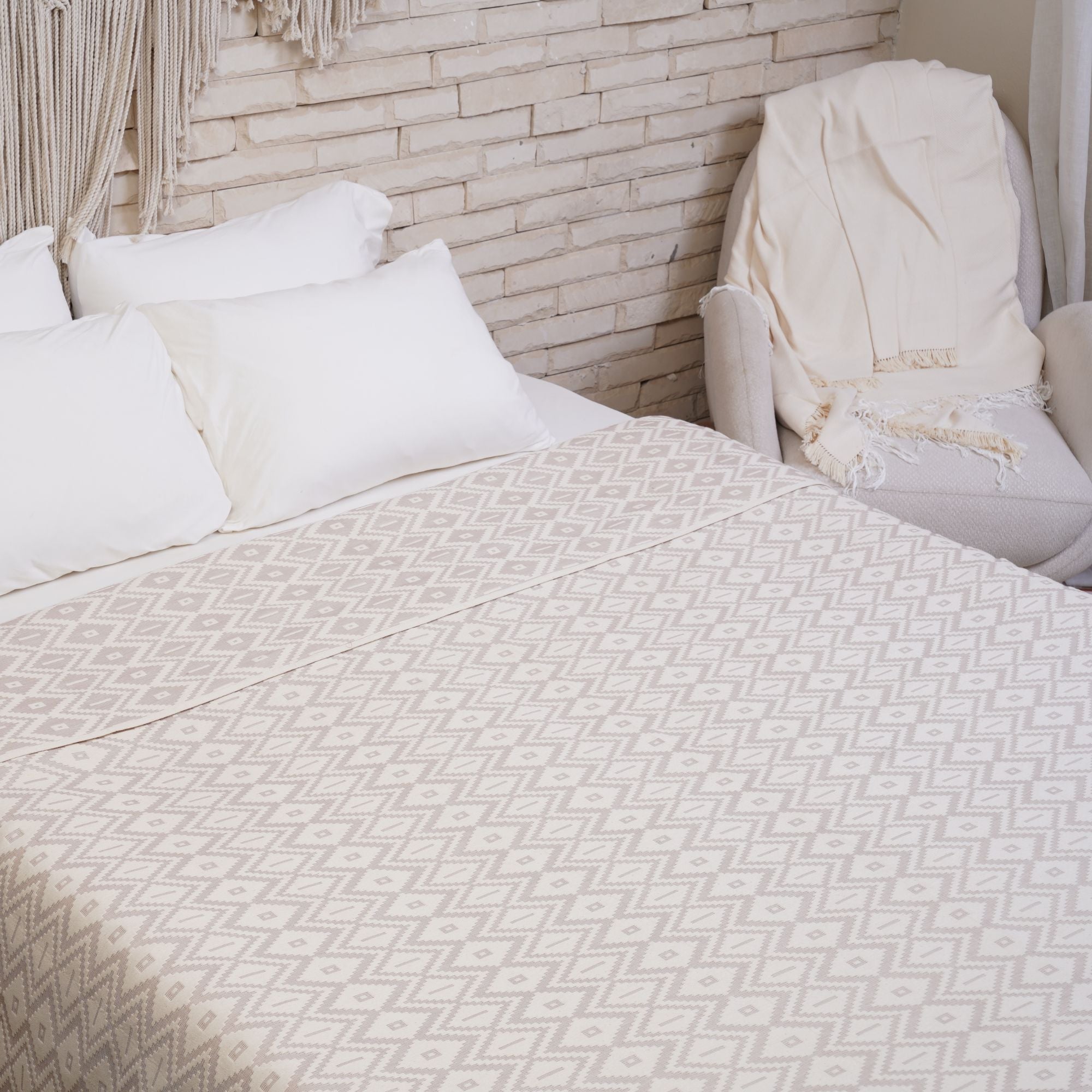 Atlas AT7 Coverlet
