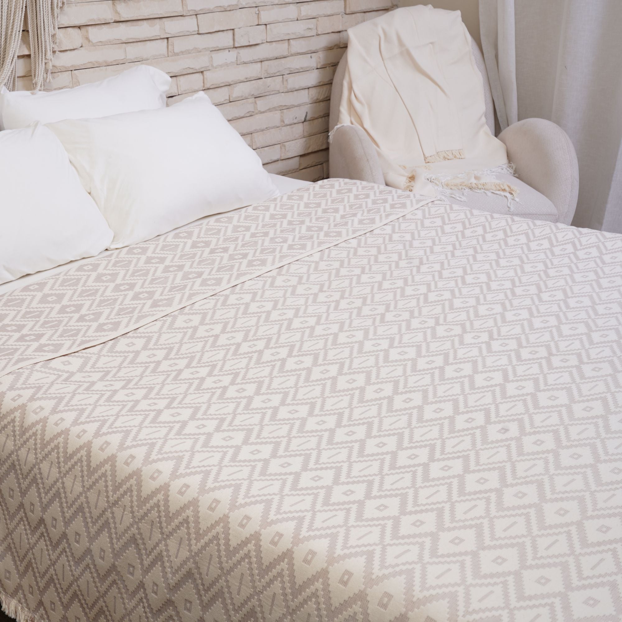 Atlas AT7 Coverlet