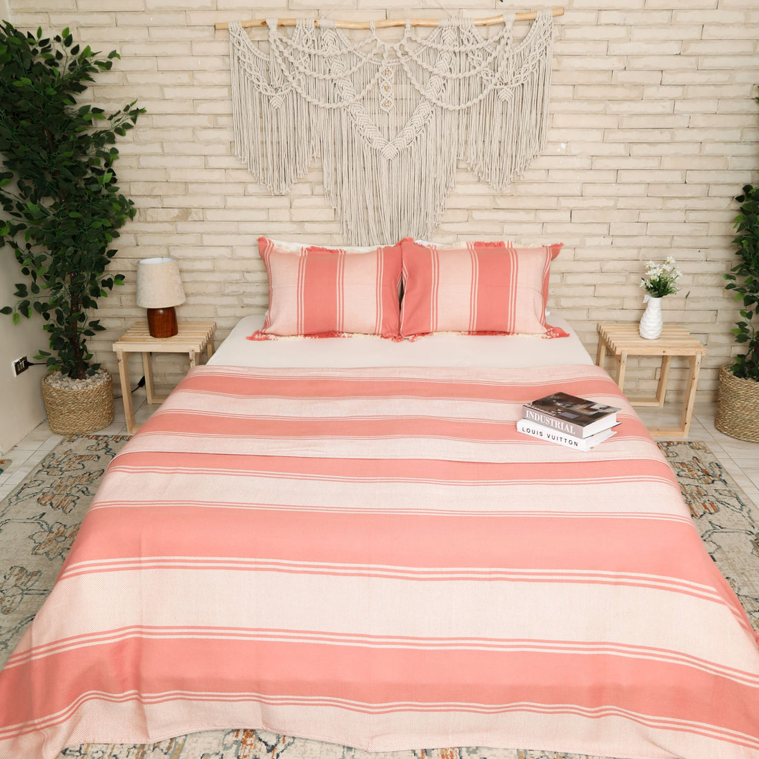 Taji Coverlet TA34
