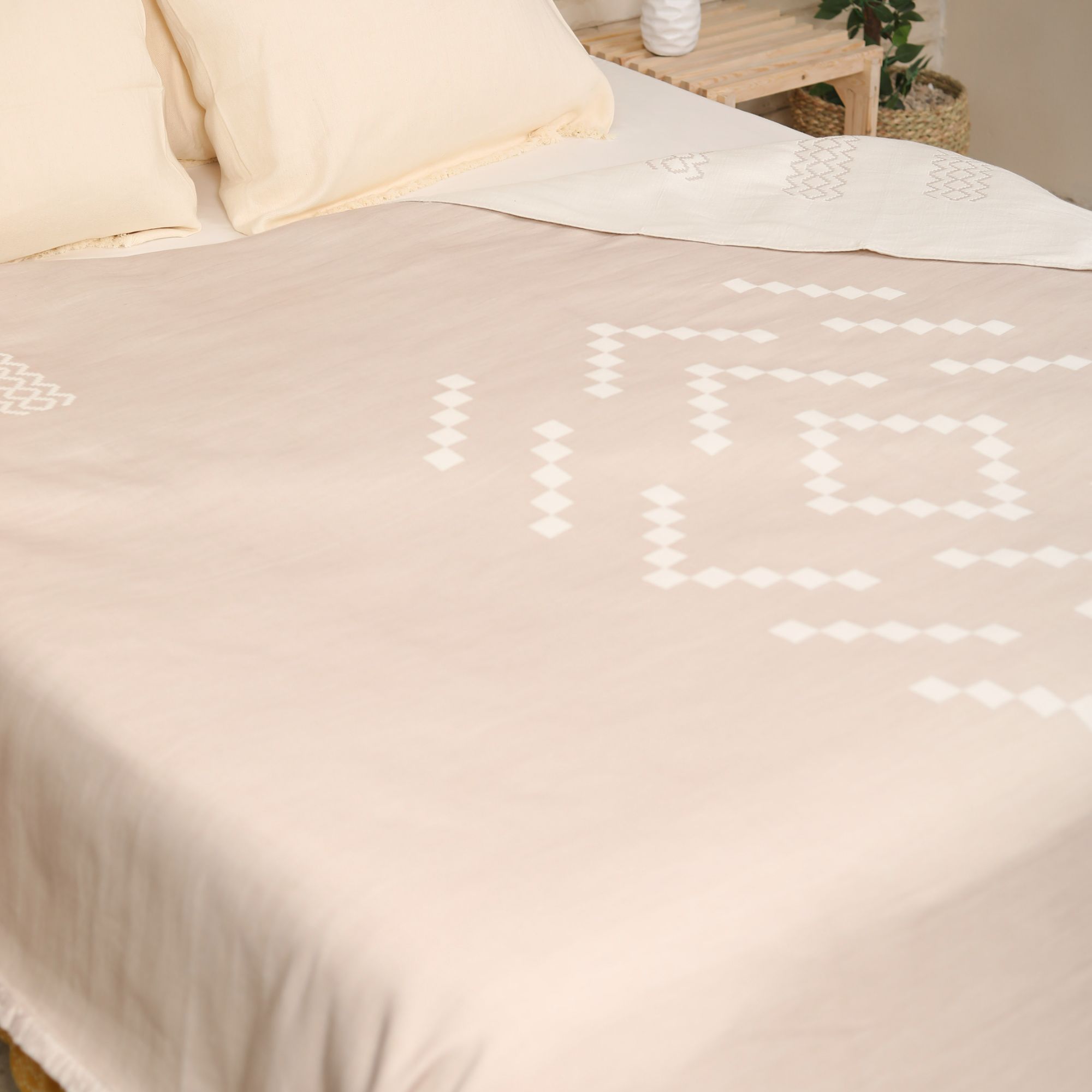 Kinar Handmade Cotton Coverlet KN1