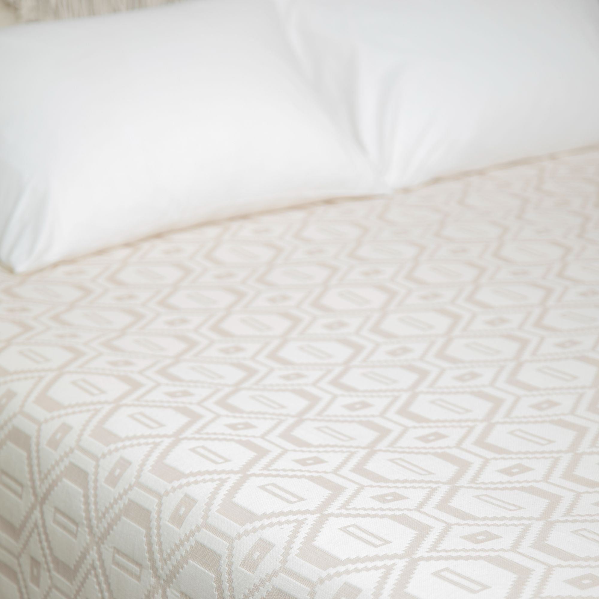 Atlas Coverlet AT5