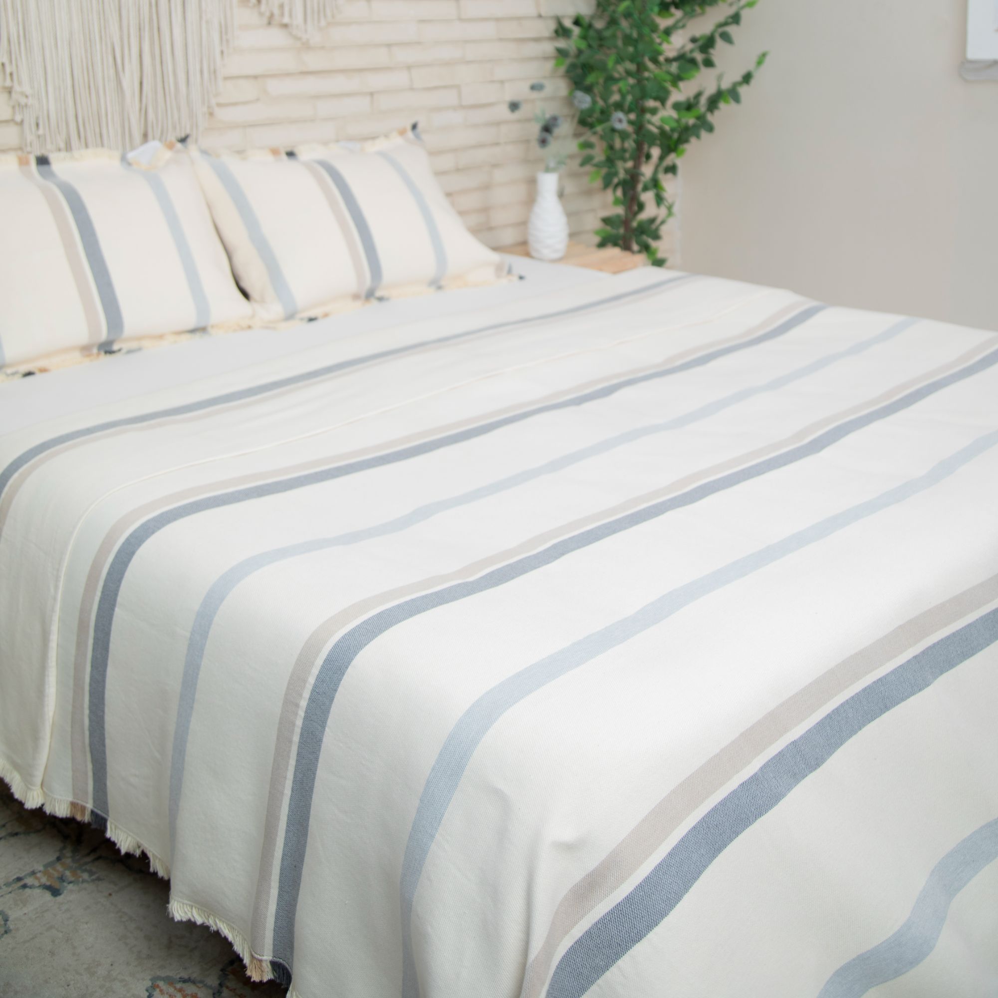 Taji Handmade Cotton Coverlet TA8