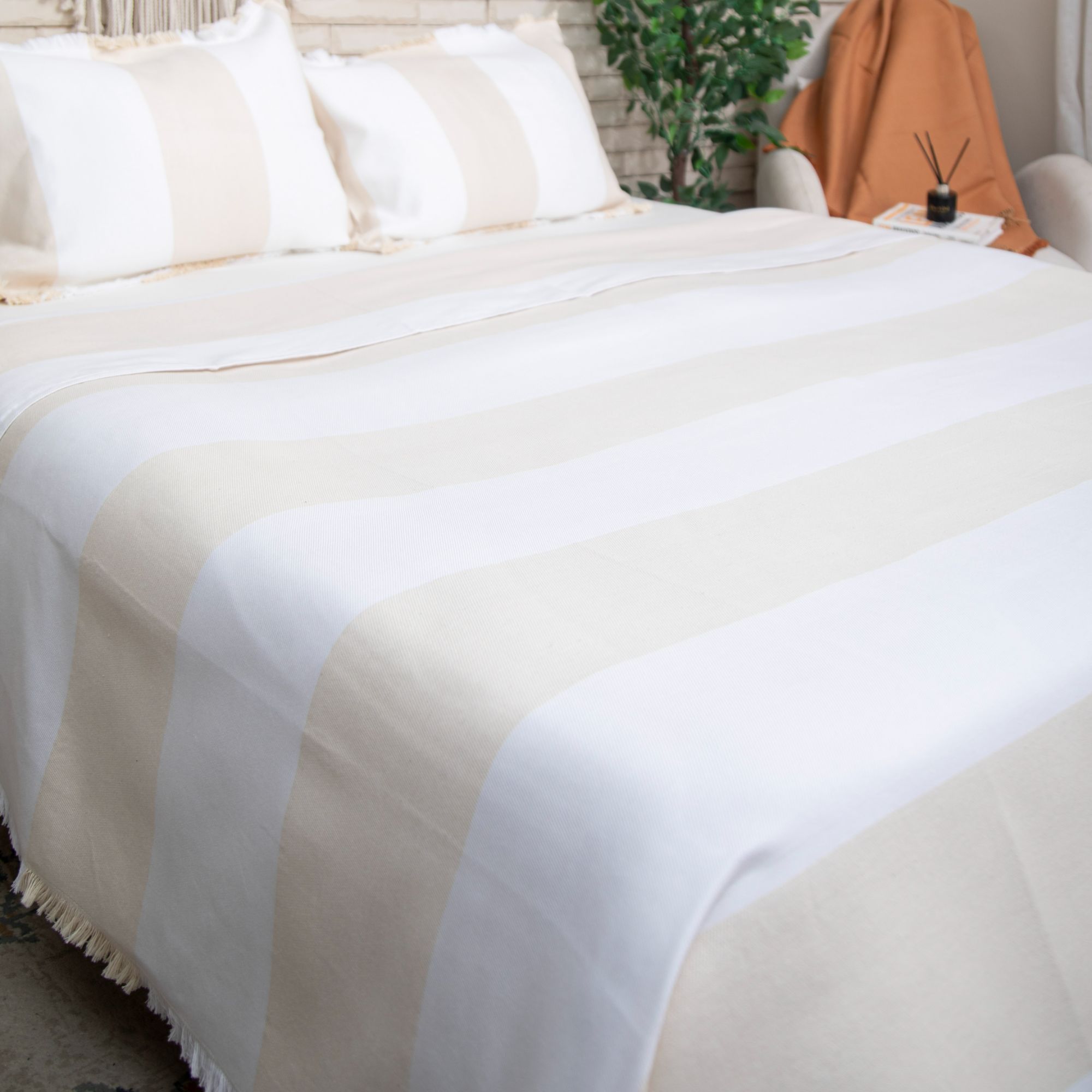 Taji Handmade Cotton Coverlet TA10