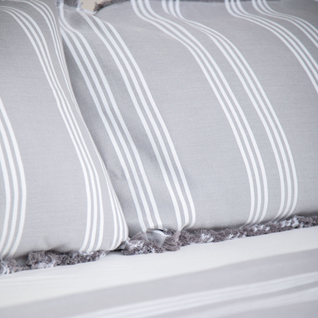 Taji Coverlet TA9