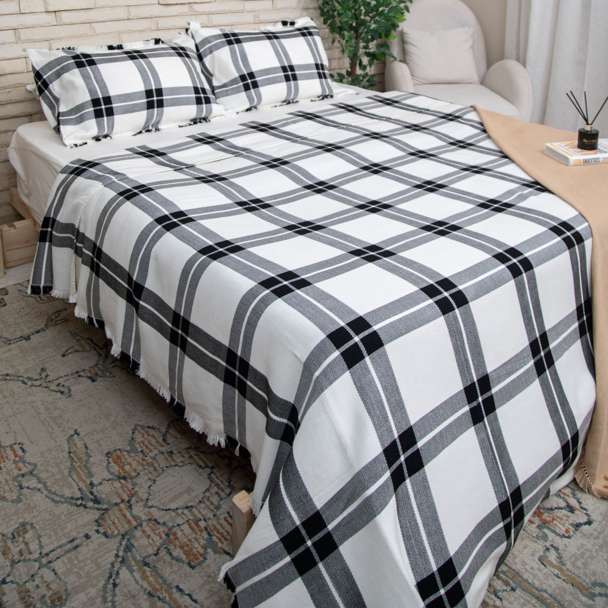 Taji TA2 Coverlet