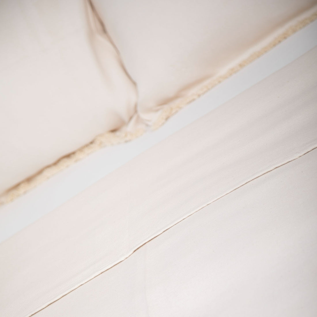 Taji Coverlet Single SN12