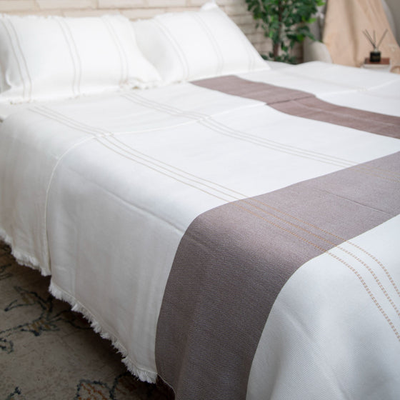 Taji Coverlet TA0