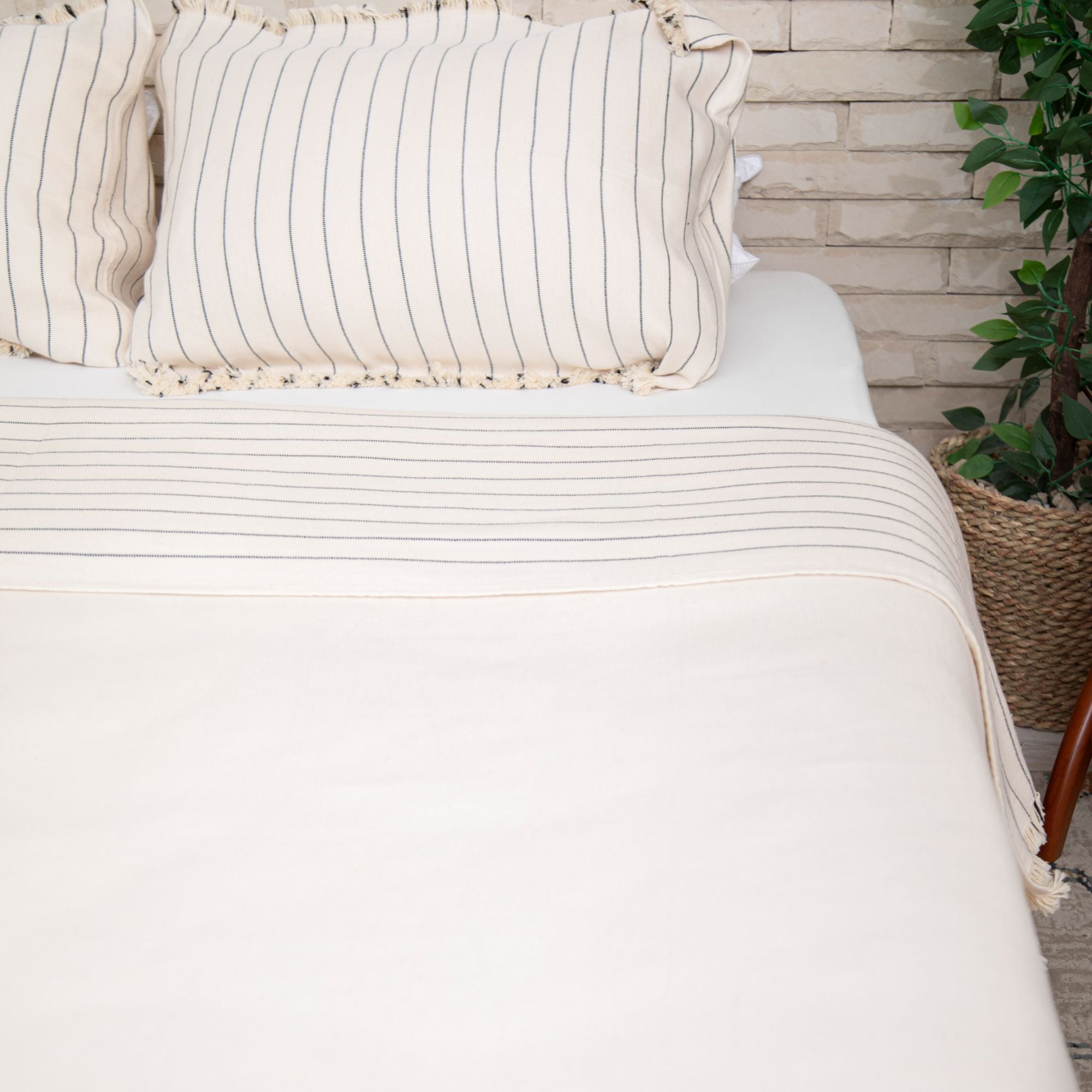 Taji Handmade Cotton Coverlet TA18