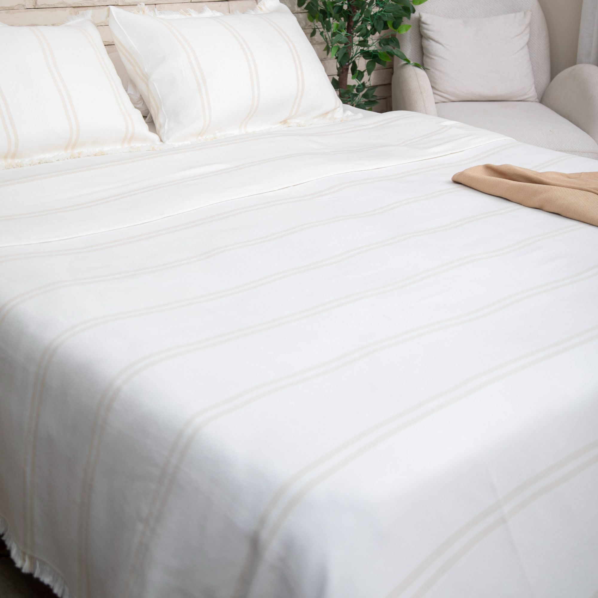 Taji Handmade Cotton Coverlet TA16