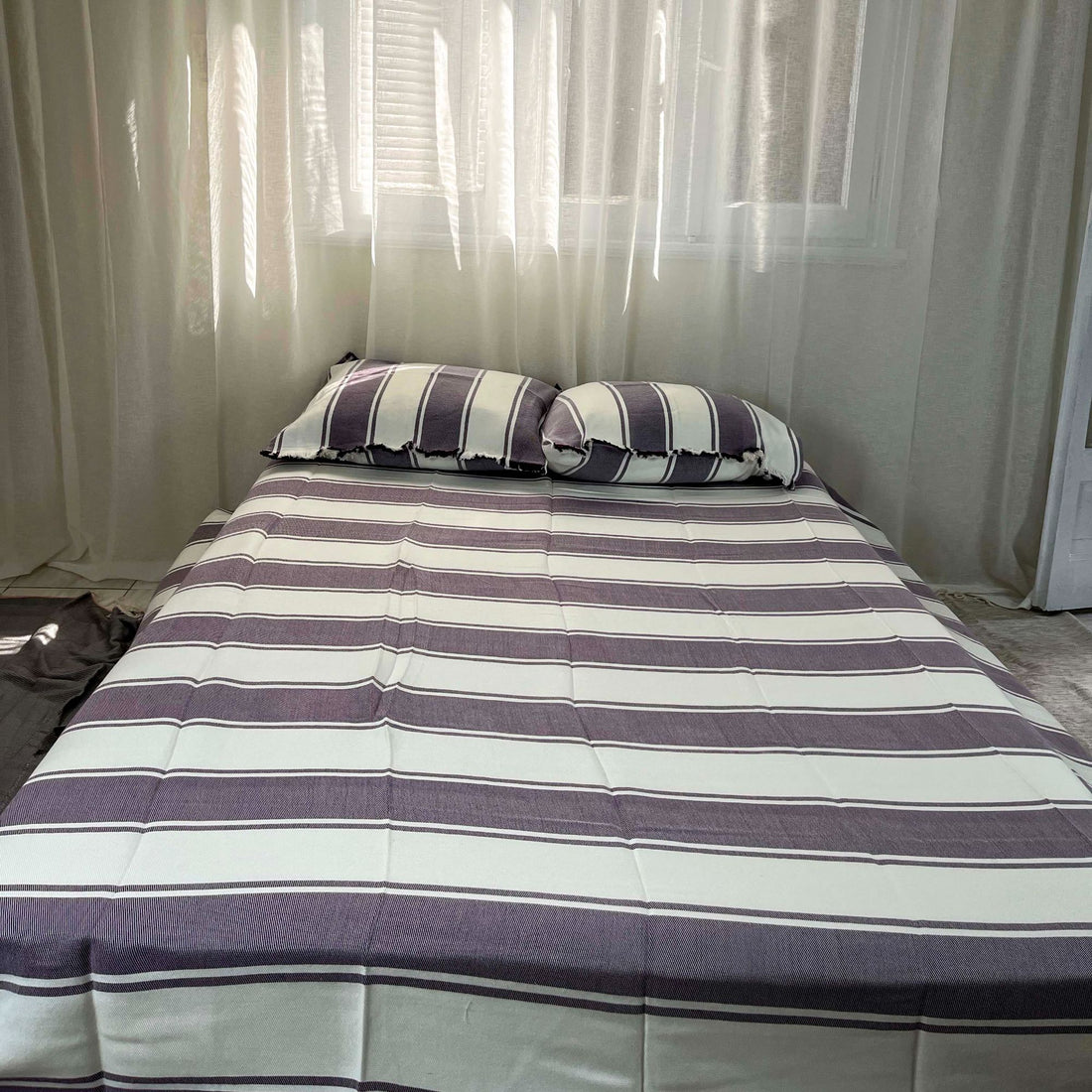 Taji Coverlet TA21