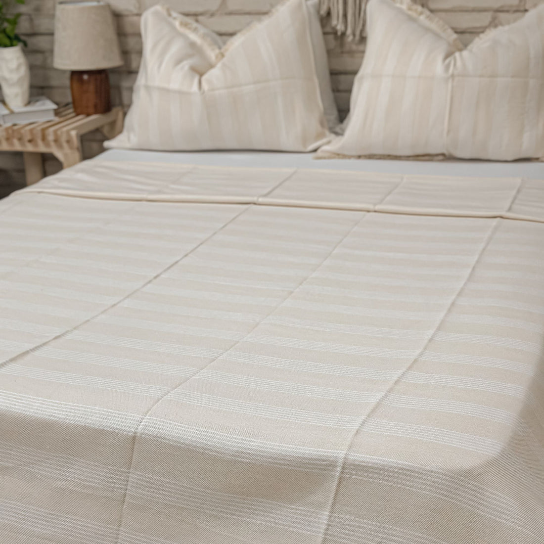 Taji Coverlet TA28