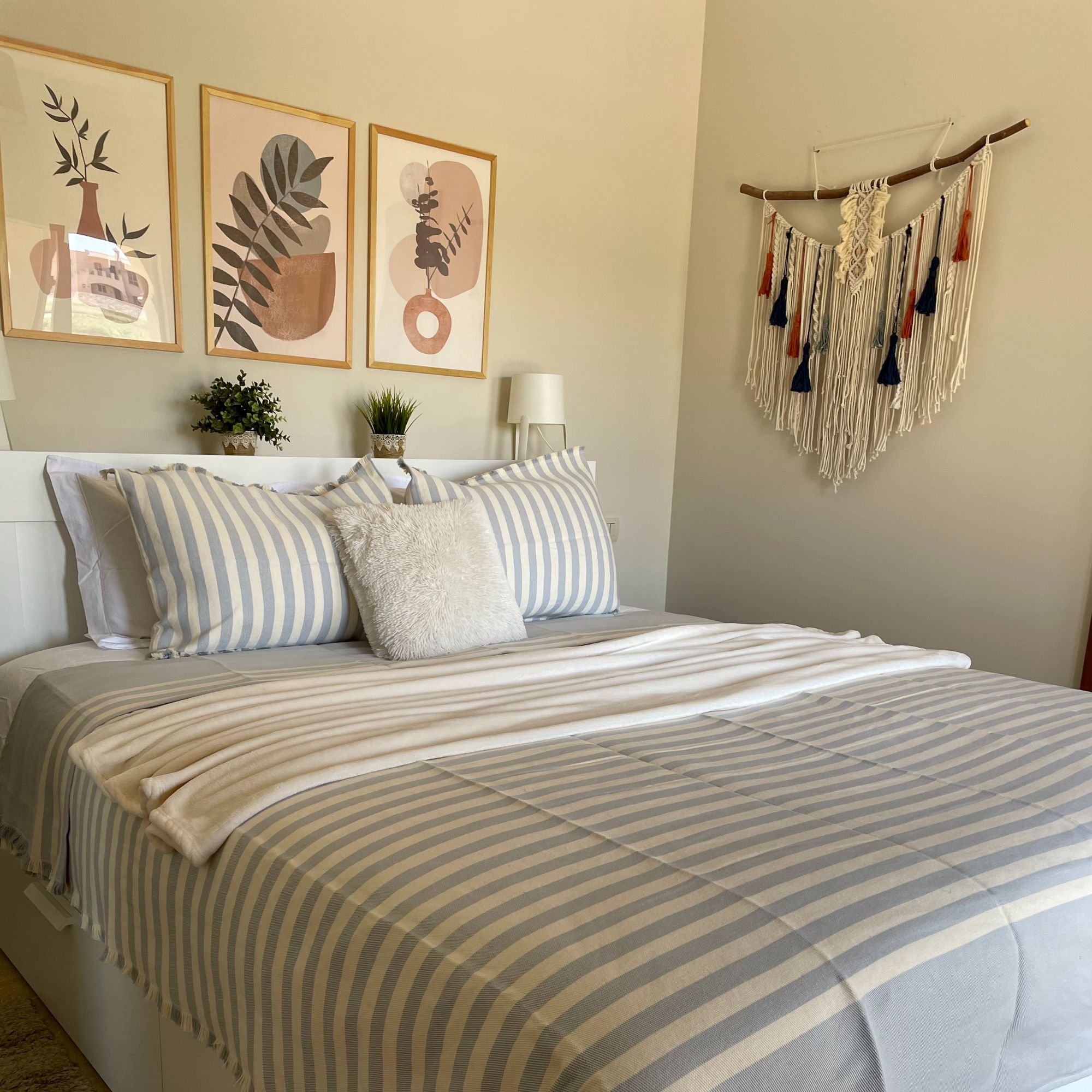Taji TA5 Coverlet