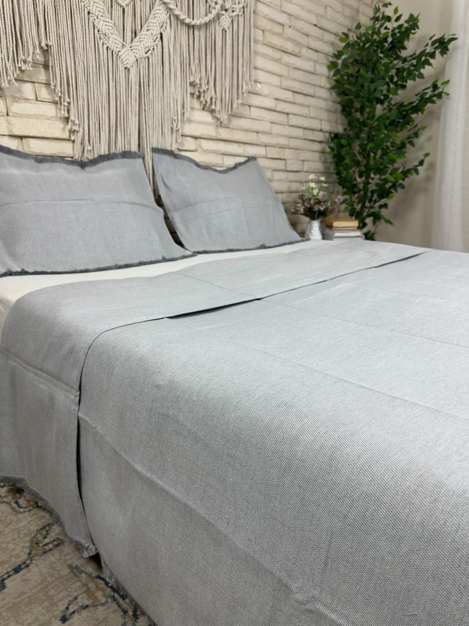 Taji Handmade Cotton Coverlet TA26